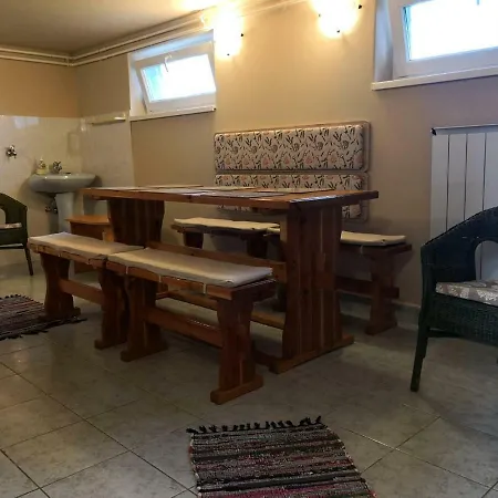 Toparti Vendeghaz * Hajdúnánás